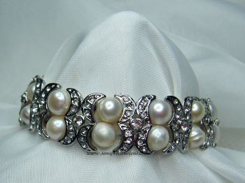 Freshwater Pearl & "Diamante" Bracelet