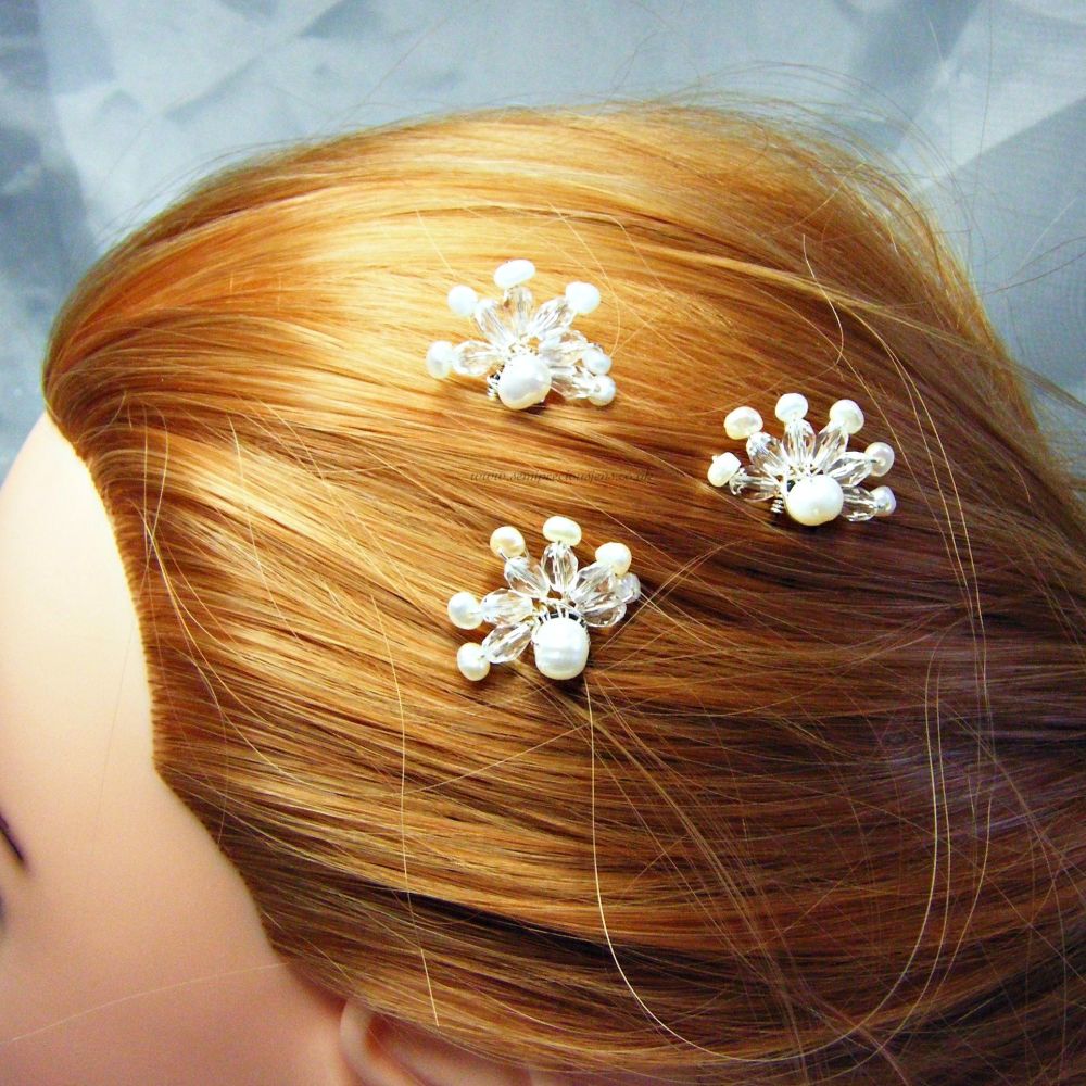3 Pack of Pearl & Sparkle Hair Pins 2
