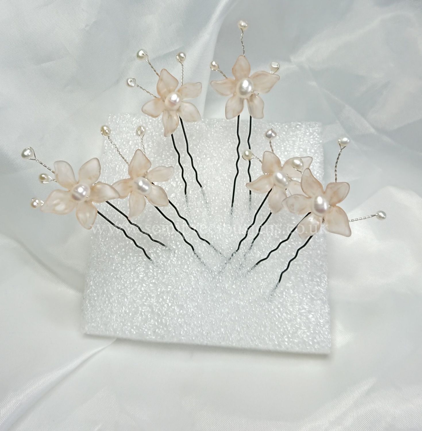 Pack of Flower Hair Pins x 6