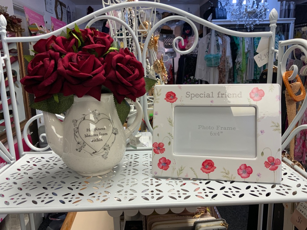 New Product….poppy ceramic special friend photo frame….21 x 16 cms
