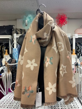 New Product….cosy beige/cream patterned scarf