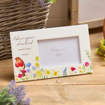 New Product….robins appear when loved ones are near raised pattern ceramic frame