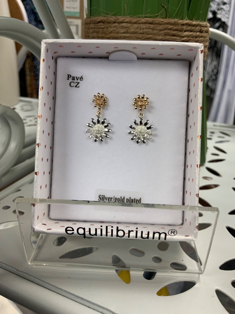New Product….equilibrium daisy chain 2 daisies two tone earrings