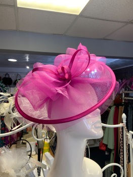 New Product&hellip;.fushcia fascinator on thin headband&hellip;.satin and netting trim