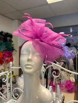 New Product&hellip;.fuschia fascinator on thin headband&hellip;.sinnamay,feather and silver beads
