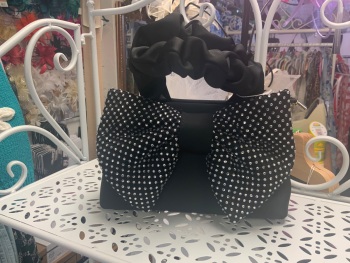 New Product&hellip;.black occasion handbag with diamonte bow