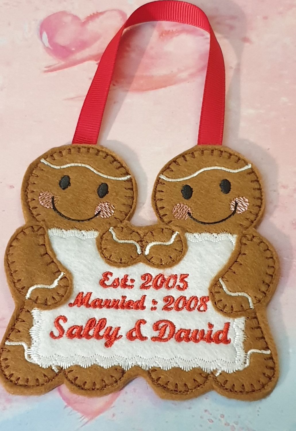  Couple Gingerbread holding message
