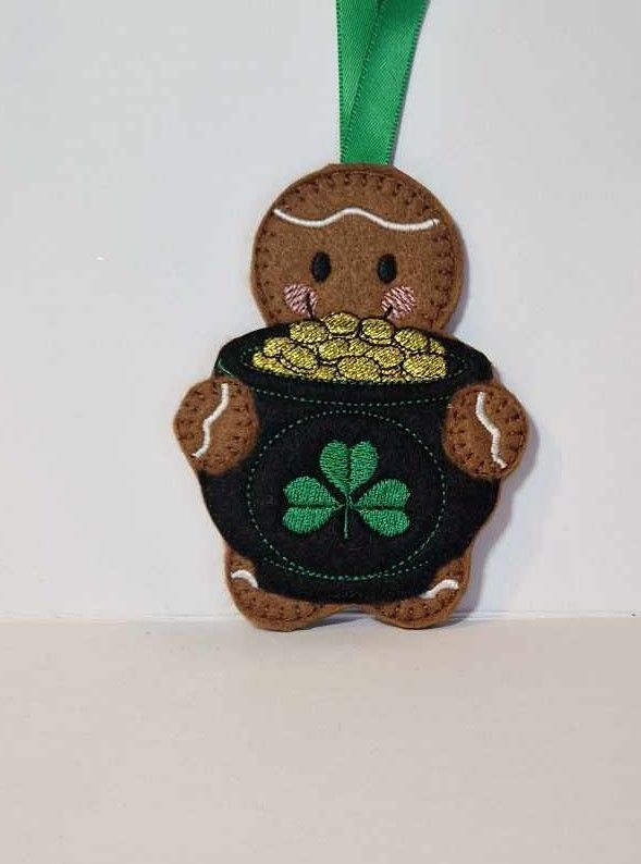 Pot of gold Gingerbread Felt Hanging Decoration, Christmas Tree Decoration. Available as Keyring & Fridge Magnet too.