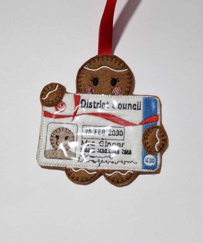 Travel Bus Pass Gingerbread Felt Hanging Decoration.  Can be Keyring or fridge magnet too