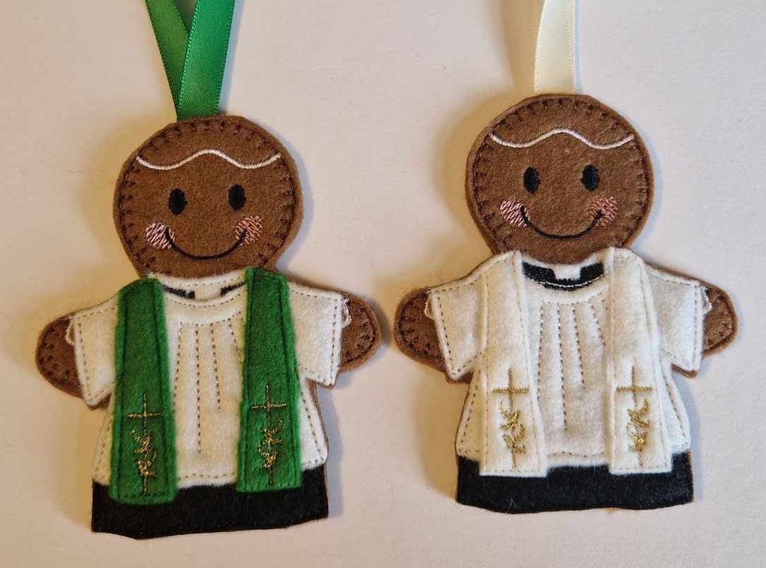 Vicar Gingerbread Felt Hanging Decoration.  Can be Keyring or fridge magnet too