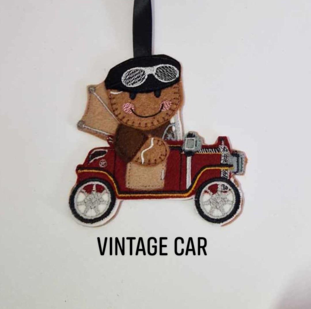 Vintage Car Gingerbread Felt Hanging Decoration.  Can be Keyring or fridge magnet too