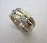 18ct White Gold Solitaire Diamond Rattle Ring