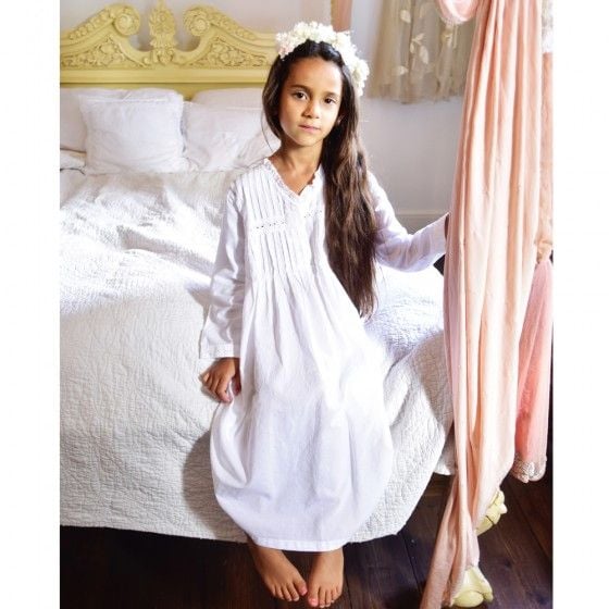 girls long sleeved nightdress