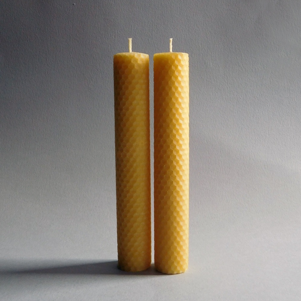 Rolled beeswax candles