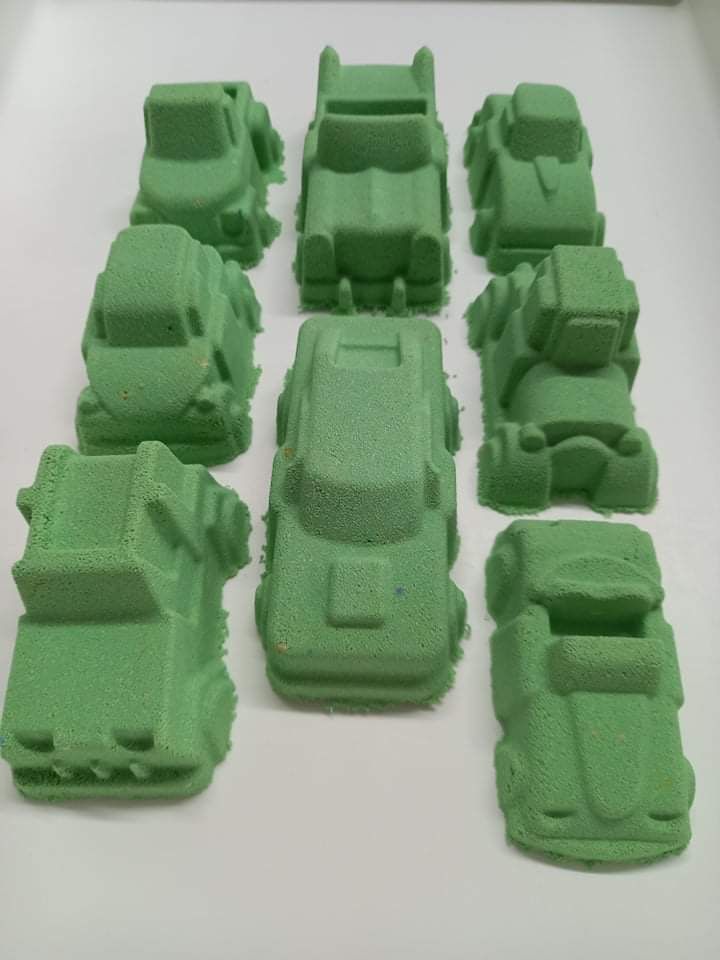8 x Bumper Car Bath Bombs in Green Colour Lime Fragrance
