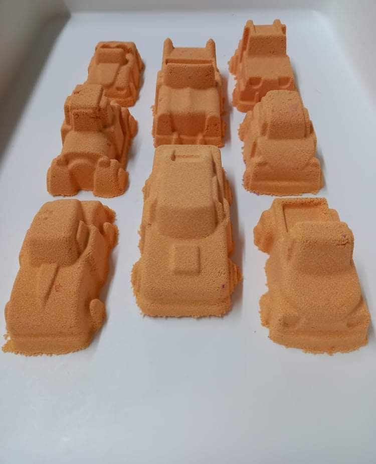 8 x Bumper Car Bath Bombs in Orange Colour Mango Fragrance