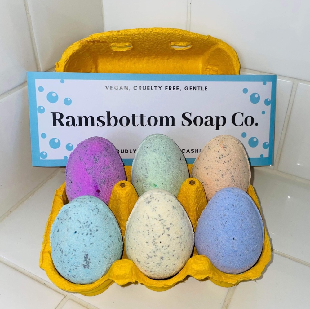 6 x Easter Egg Bath Bombs (Box not included) in your choice of colour.