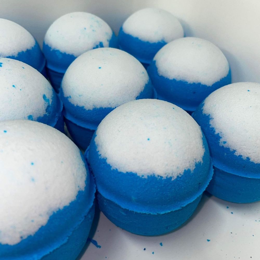 6 x Winter Wonderland Bath Bombs in our Frosty Morning  Fragrance