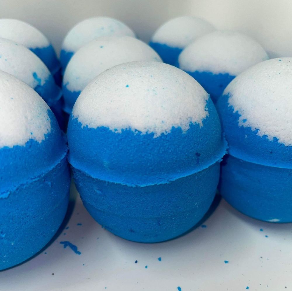 6 x Winter Wonderland Bath Bombs in our Frosty Morning  Fragrance