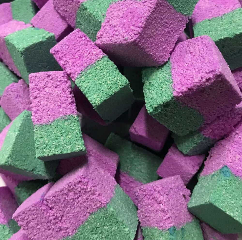 *NEW Wicked Witch Two Colour Foaming Bath Rocks - choose your pack size