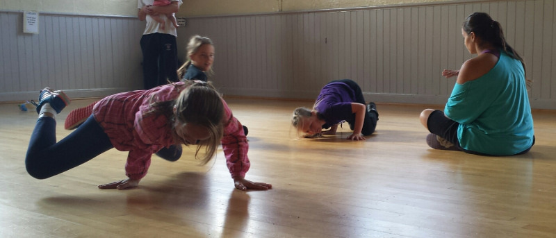 chris gilchrist rhythm city workshop with breakdancers at cornwall dance