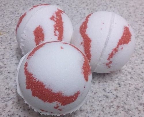Raspberry Ripple Bath Bomb