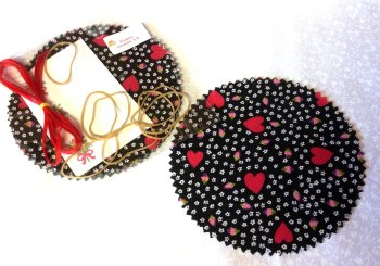 6 red & black hearts +lables & ribbon buy 3 packs get one pack free
