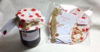 strawberry print x 12 includes, bands, labels,twine & tags 