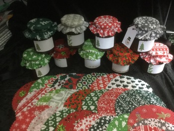 20 Assorted Xmas Covers includes bands labels twine & tags