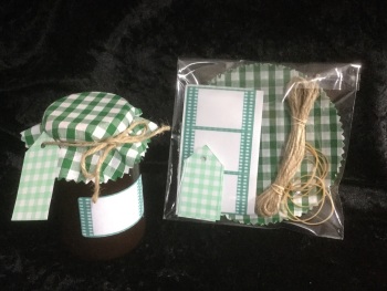 6x gingham GREEN with matching tags, twine and labels