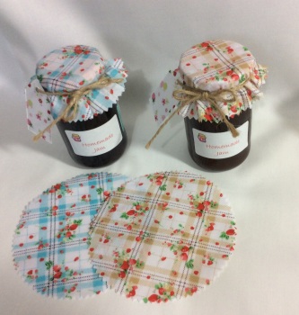 stawberry print fabric pack includes labels, twine ,bands & tags x 12 6 of each colour