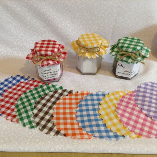 50 x scalloped GREEN gingham includes bands and twine