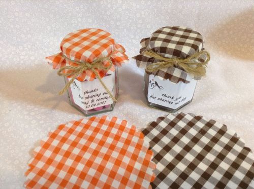 50 x scalloped BROWN gingham includes bands and twine