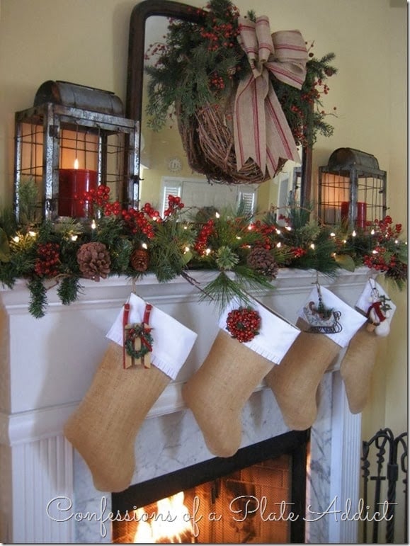 Christmas 15-Deco: 4 Christmas-Mantel-with-Burlap-Stockings