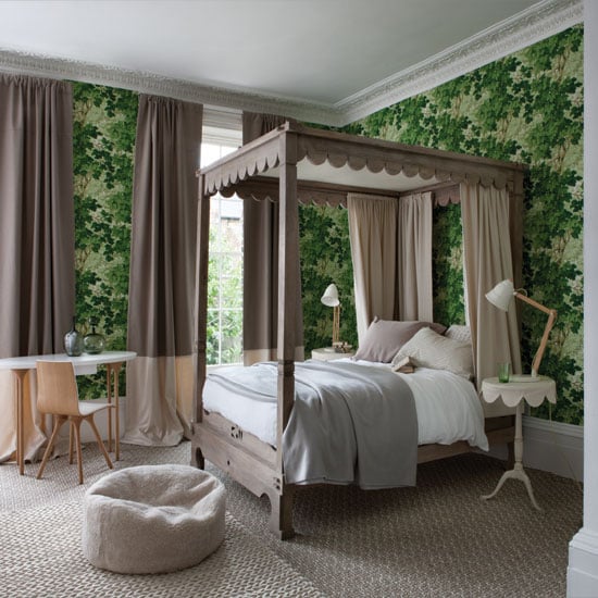 S16: 5 Forest-green-bedroom-with-four-poster-bed