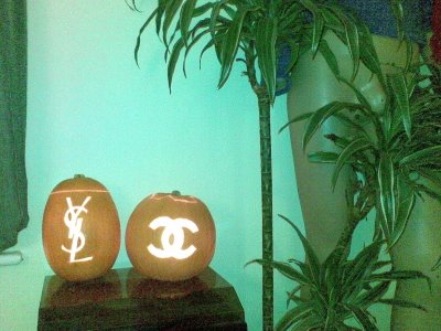 HHH: White Chanel designer-pumpkin2