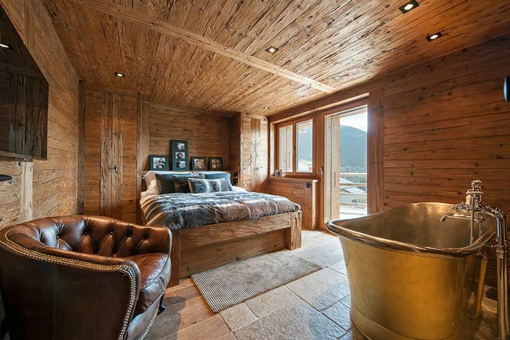 Chalet Interior 14: Bedroom/Bathroom e523a38099429a703e1ca4581d664397