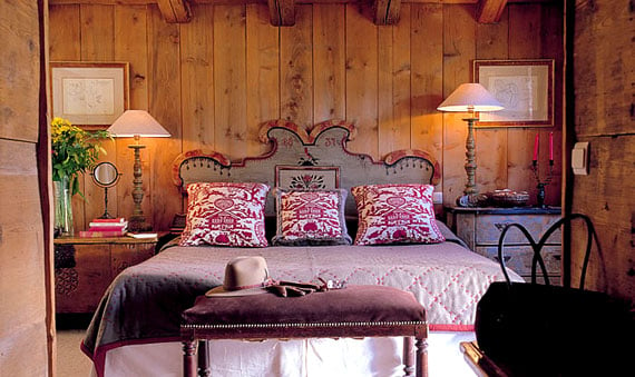 Chalet Interior 14: Painted Bedframe ferme-de-marie-2