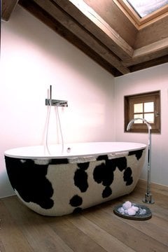 Chalet Product 14: Cowhide Bath 164169_atypique-baignoire-en-peau-de-vache