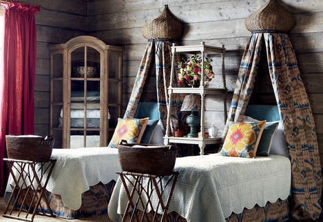 Chalet Product 14: Oka Ciel du Lit Room Image country_bed2_r