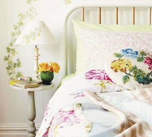 Easter 14 Room: Spring Floral Bedroom Decorating