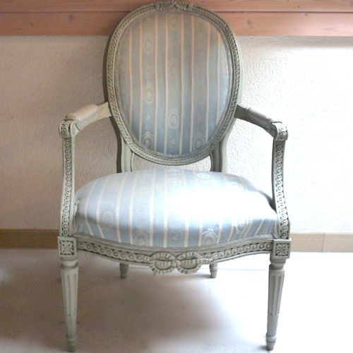 Easter 14 1: Partridge Chair ribbonlouis