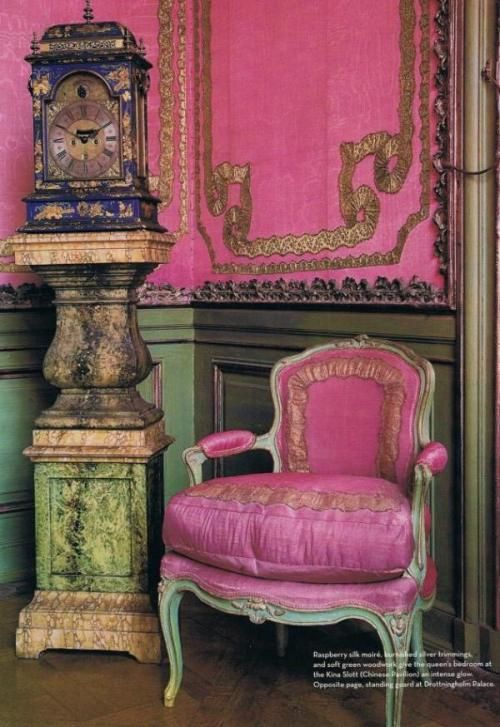 Spring 14 Room: Pink chair against green wall 62b5c0f62c30fc2f9b3777546917e