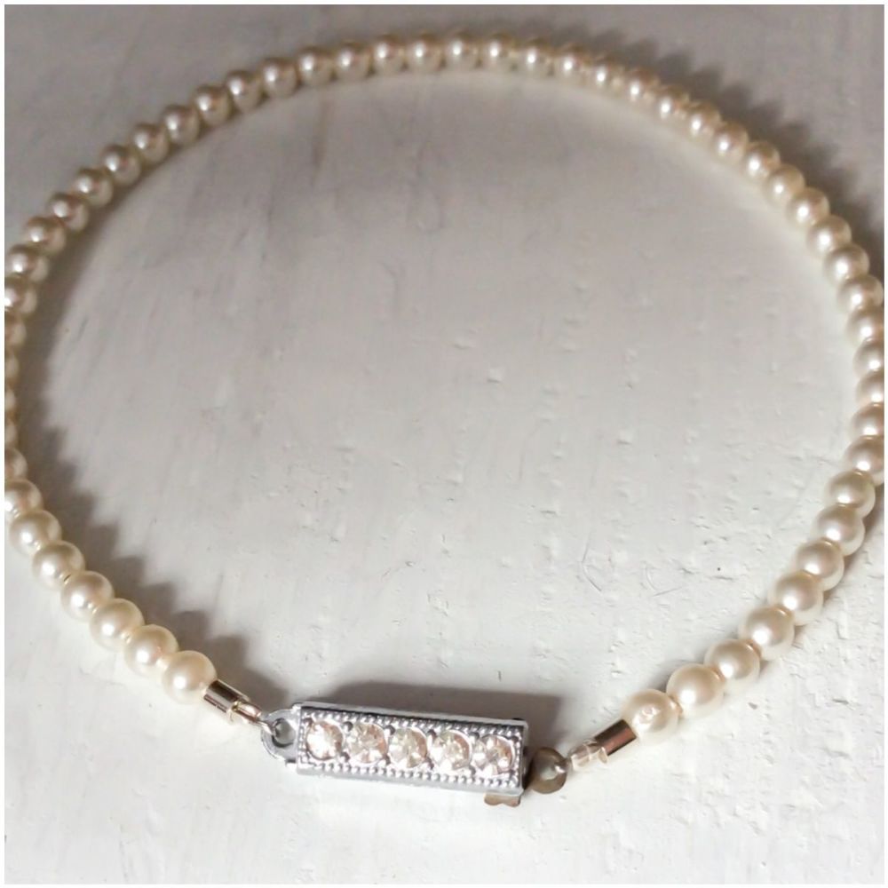 Bracelet single strand 3mm pearls Ivory cream rose