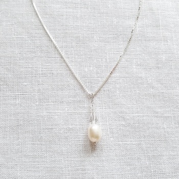 Pearl and Crystal Teardrop Necklace 