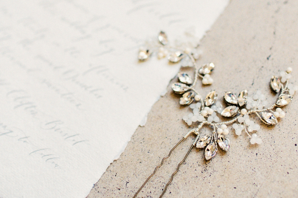 Lumi diamante silver and white pearl wedding hair pin
