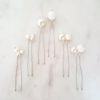 EIRA | Oversized Pearl Bridal Hair Pins 