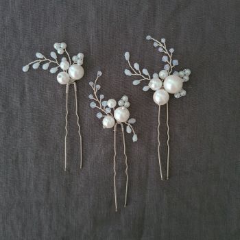 SNOWBERRY | Set of three oversized pearl and crystal bridal hair pins