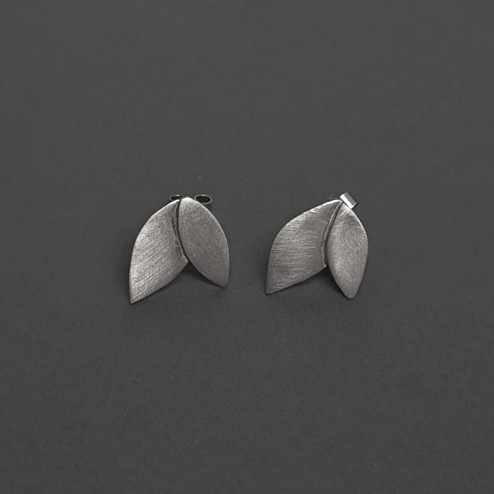 MILLEFOLIA | Tiny Olive Duo Leaf Stud Earrings 