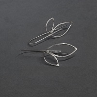 SYLVESTRIS | Precious Metal Open Outline Leaves Long Wire Leaf Bridal Earrings 